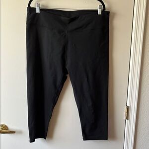 Fabletics Crop Leggings size 1X GUC